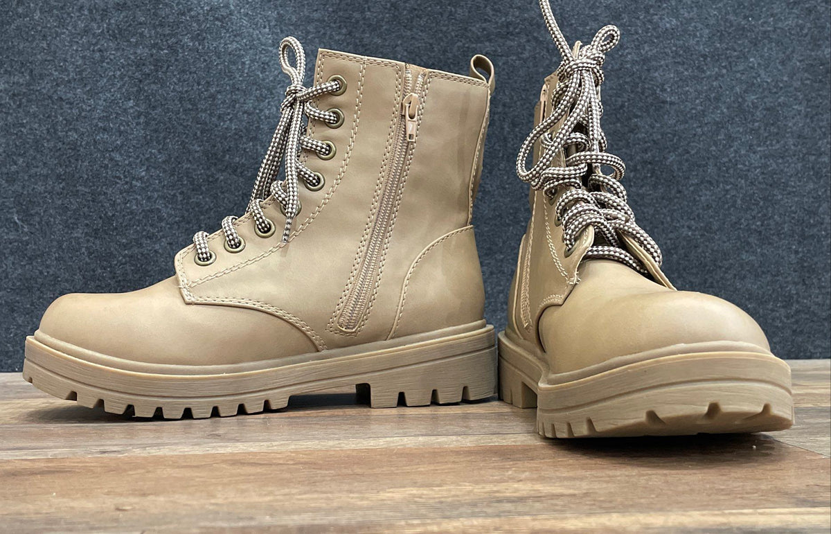 Soda Tan Women's Lace-up Side-Zip Lug Sole Combat Boots Size 8.5
