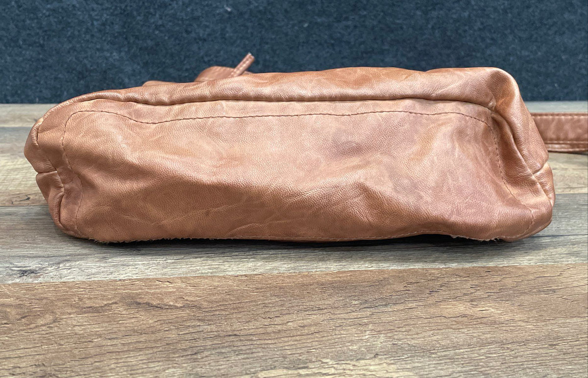 Stone Mountain Brown Leather Multi-Pocket Crossbody Shoulder Bag