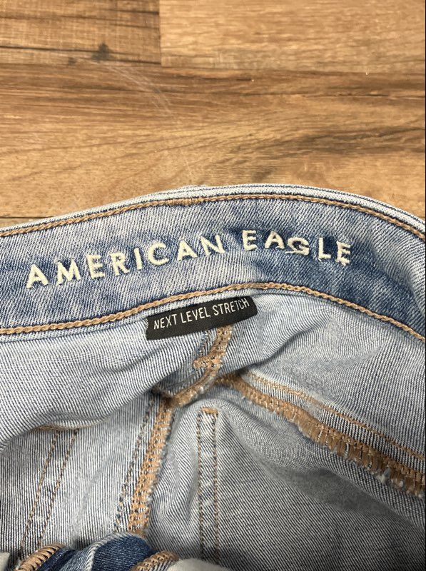 American Eagle Women's Light Wash Next Level Stretch Flare Jeans Sz 4 Short
