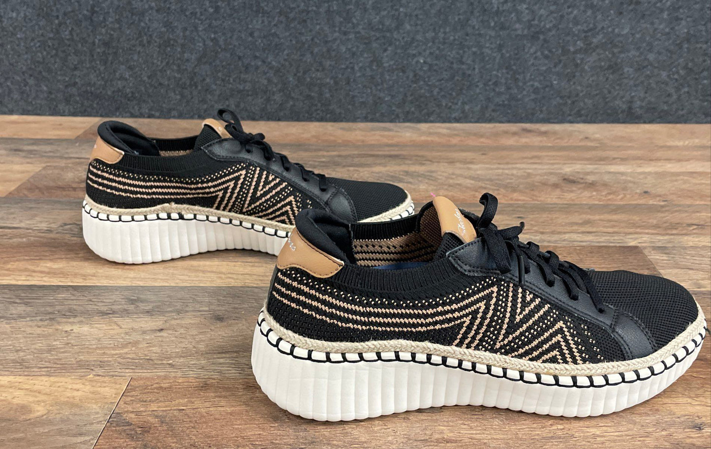Skechers BOBS Skipper Tide Pool Stretch Fit Platform Sneaker Women's Size 9.5