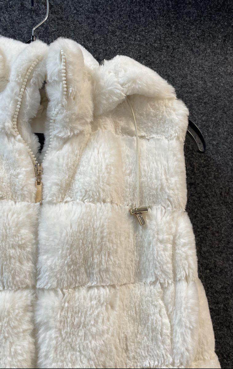 Liz Claiborne Women's White Faux Fur Hooded Quilted Puffer Vest Sz L