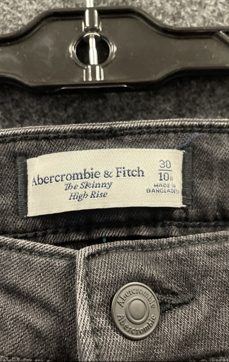 Abercrombie & Fitch Women's The Skinny High Rise Jeans Grey Washed Sz 10R