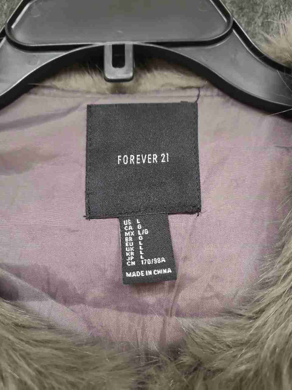 Forever 21 Women's Gray Faux Fur Vest Soft Sleeveless Open Front Sz L