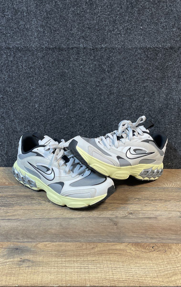 Nike Zoom Vomero 5 Light Bone Yellow Silver Women's Running Shoes Size 11