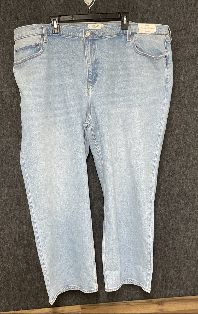 Abercrombie & Fitch Women's The '90s Relaxed High Rise Light Wash Jeans NWT 24S