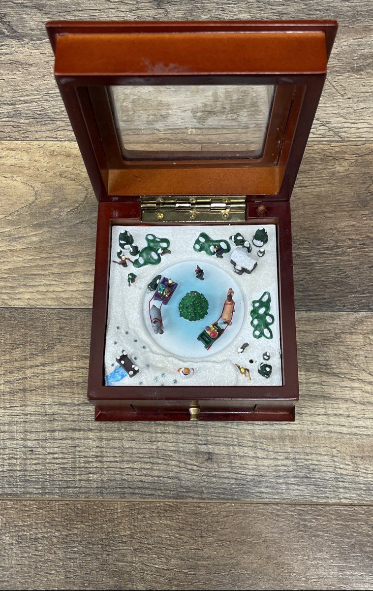 Vintage Mr. Christmas Animated Music Box Holiday Ice Skating Scene Wood Jewelry
