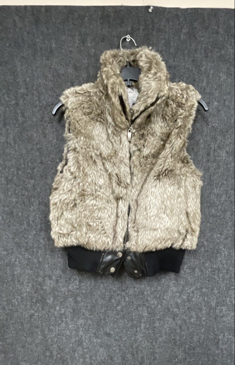 Vanity Women's Brown Faux Fur Zip Up Vest Black Ribbed Hem Faux Leather Trim M