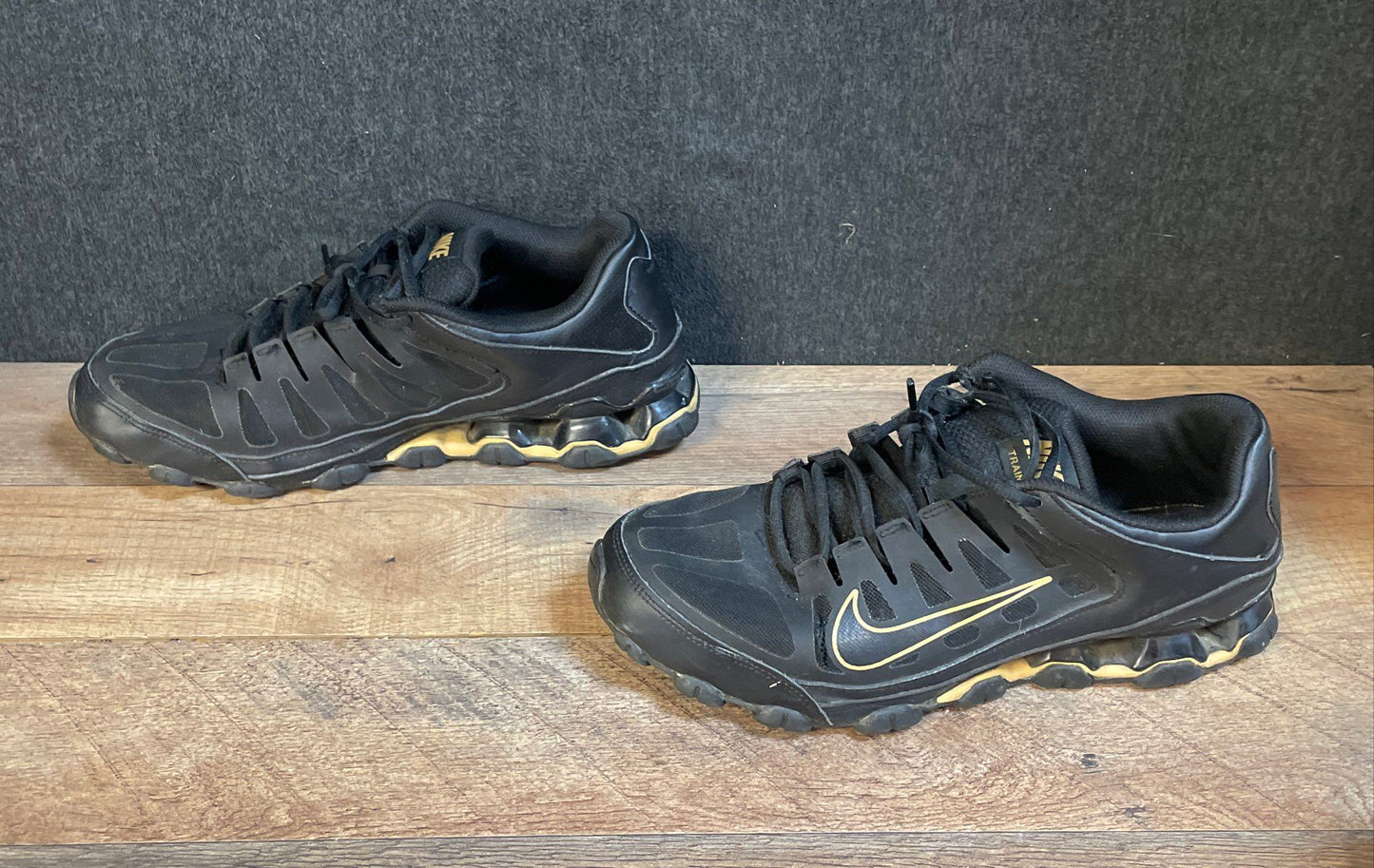 Nike Reax 8 TR Black Metallic Gold Men's Training Shoes Size 10