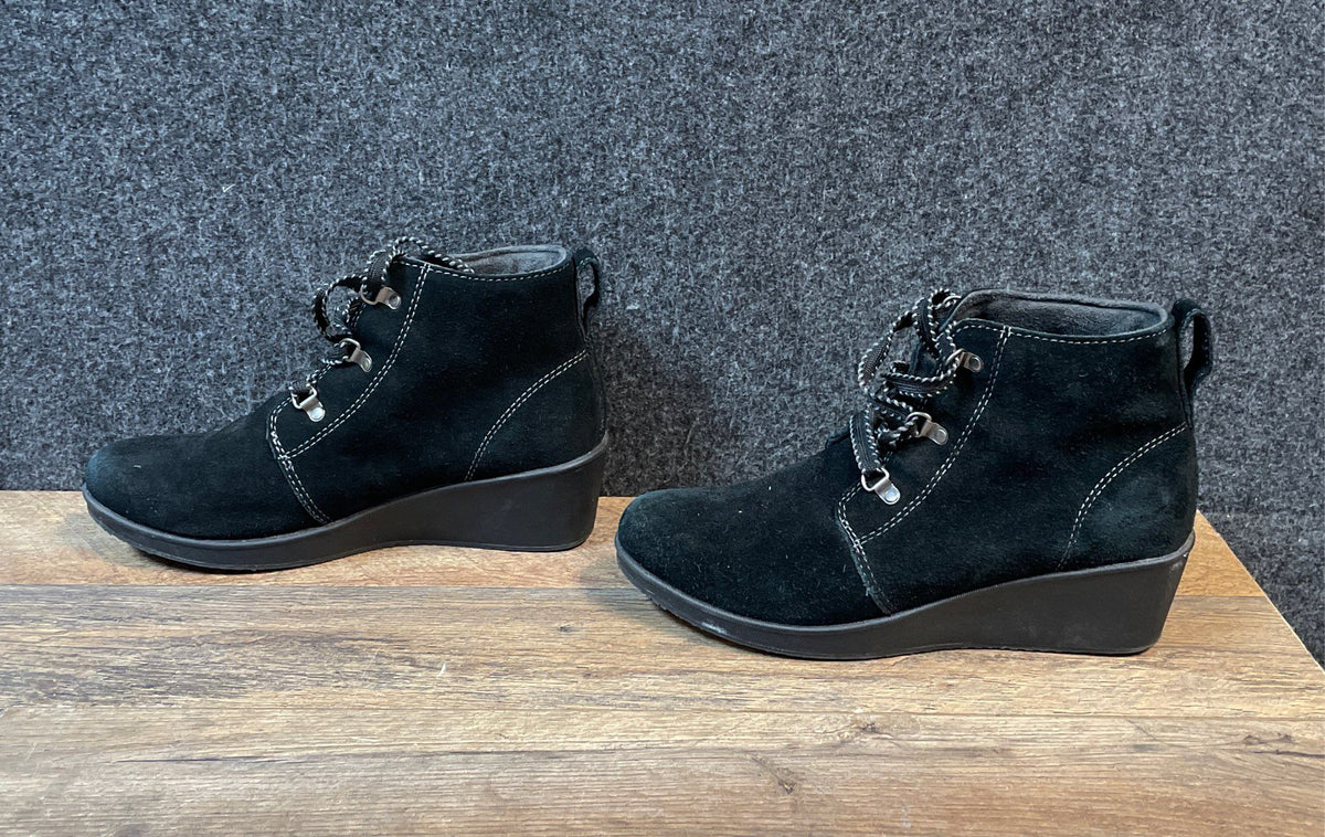 Eddie Bauer Black Suede Lace Up Wedge Booties Ankle Boots Women's Size 8.5