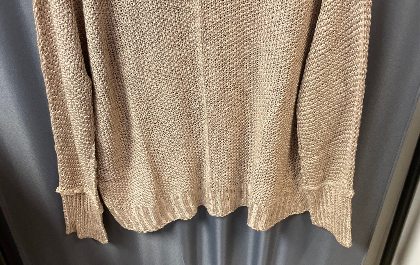 Bluivy Women's Taupe Loose Open Knit V-Neck Pullover Sweater NWT Sz M/L