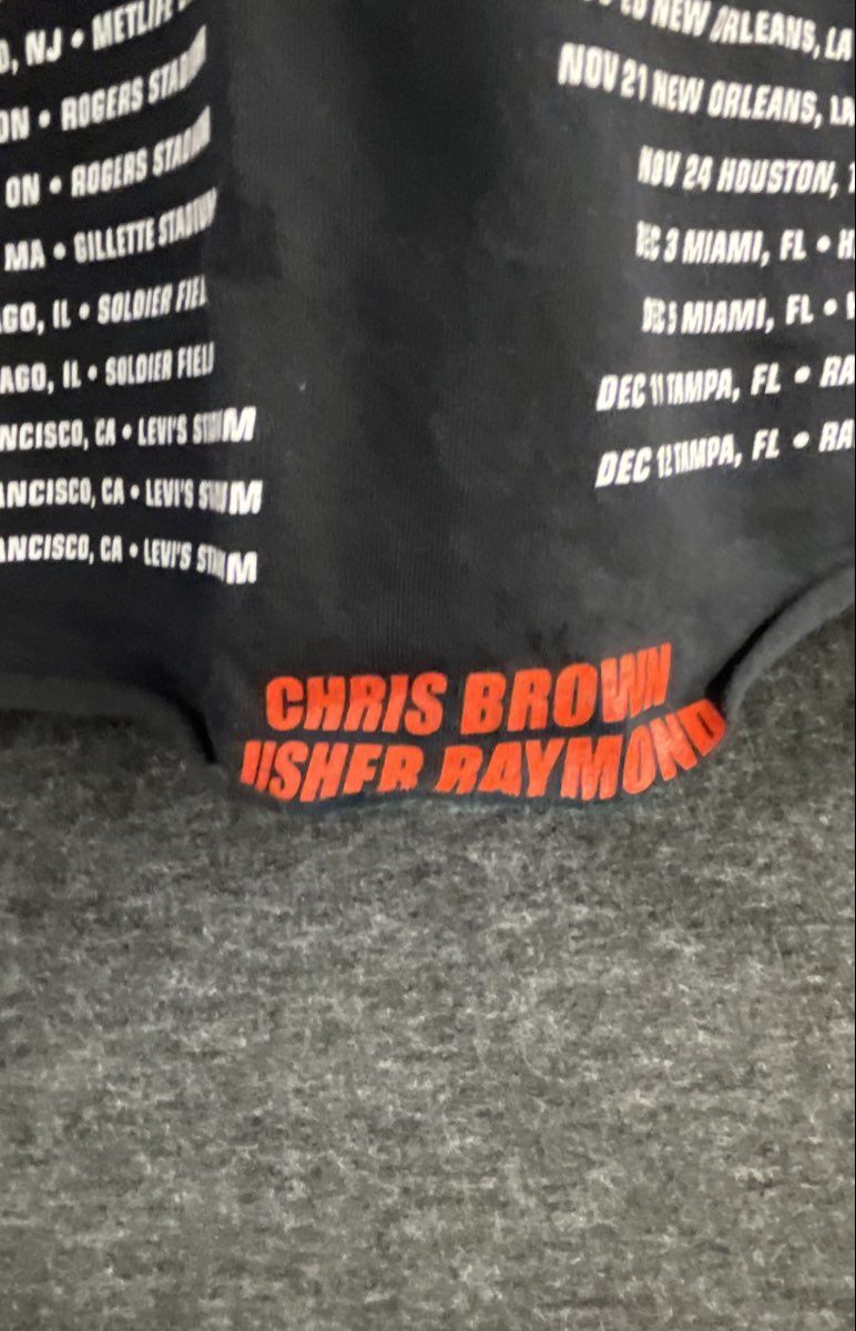 Chris Brown Usher Raymond The R&B Tour T-Shirt Modified Side Lace Graphic Sz L