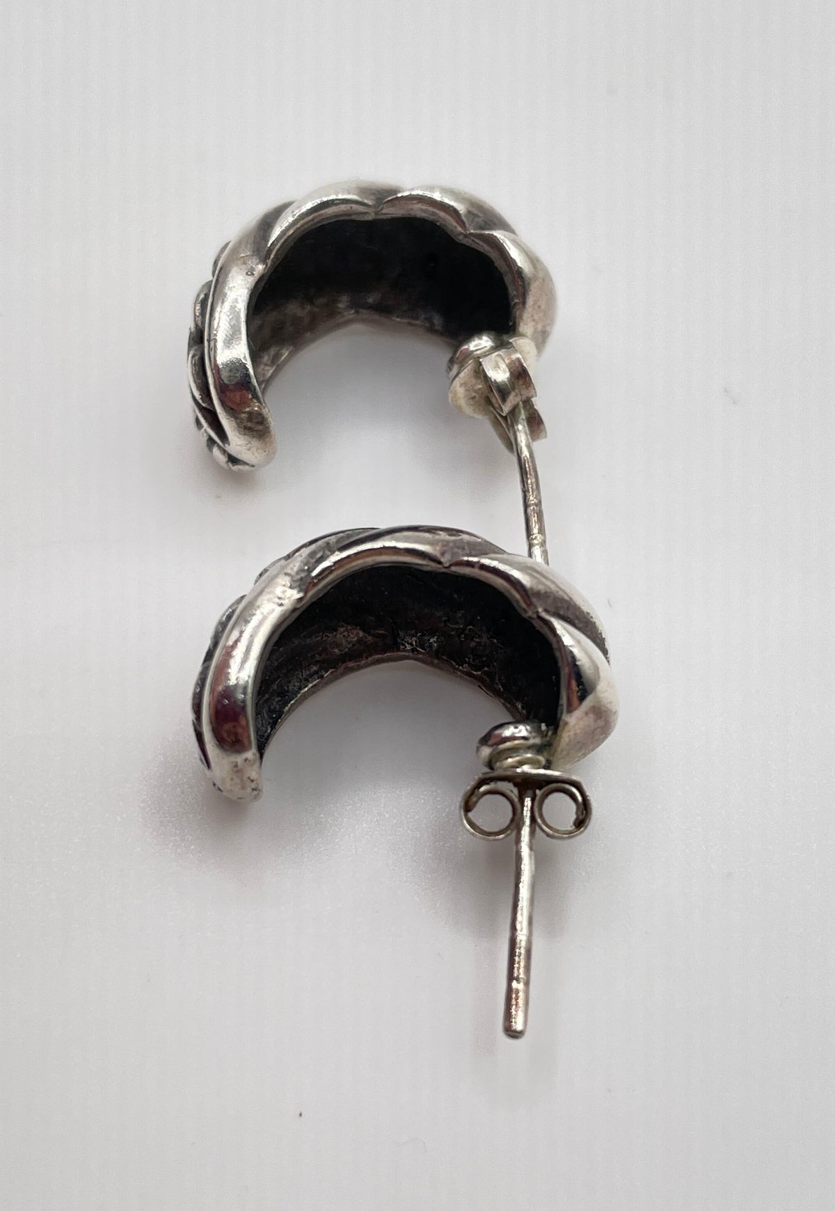 925 Sterling Silver Twisted Shrimp Huggie Stud Earrings 7.3g