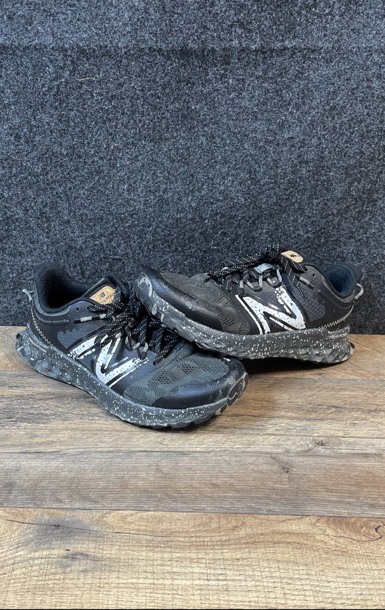 New Balance Fresh Foam Arishi Trail Black White Speckled Running Shoes Size 9