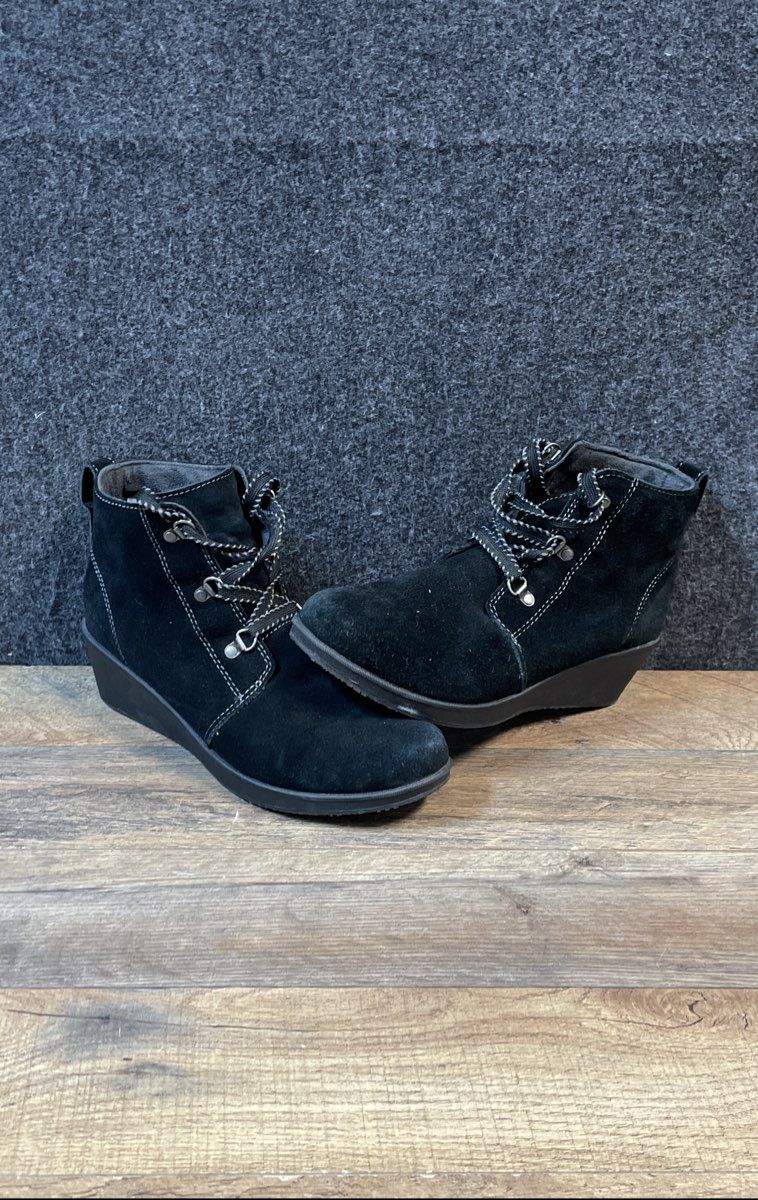 Eddie Bauer Black Suede Lace Up Wedge Booties Ankle Boots Women's Size 8.5