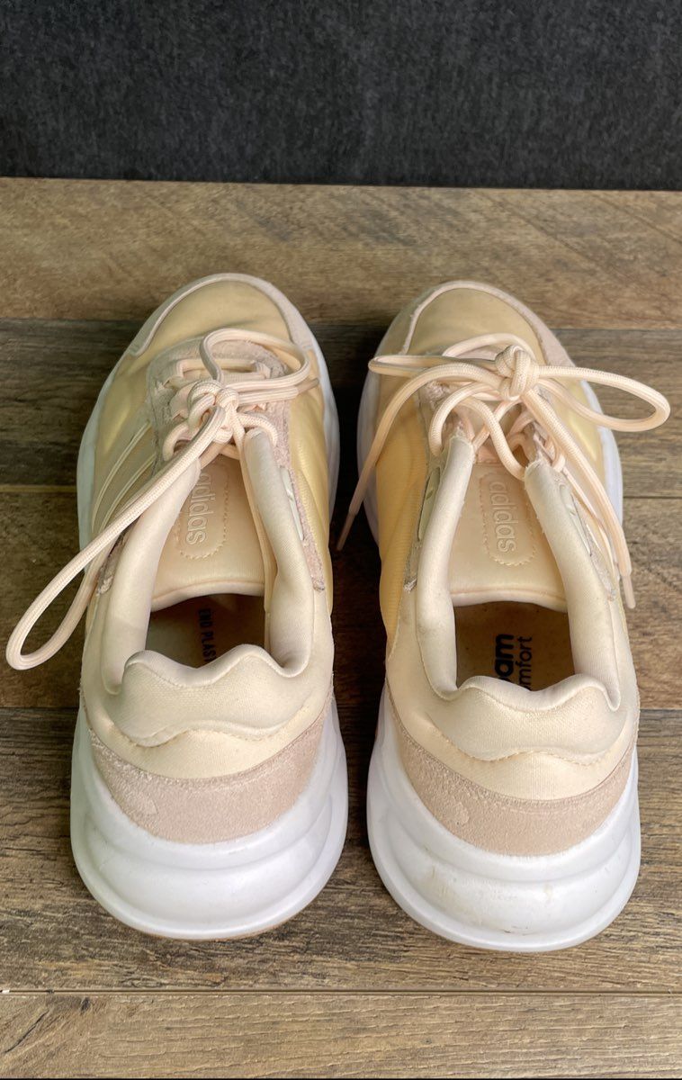 Adidas Ozelle Cloudfoam Peach Pink Running Shoes GX4693 Womens Size 8.5