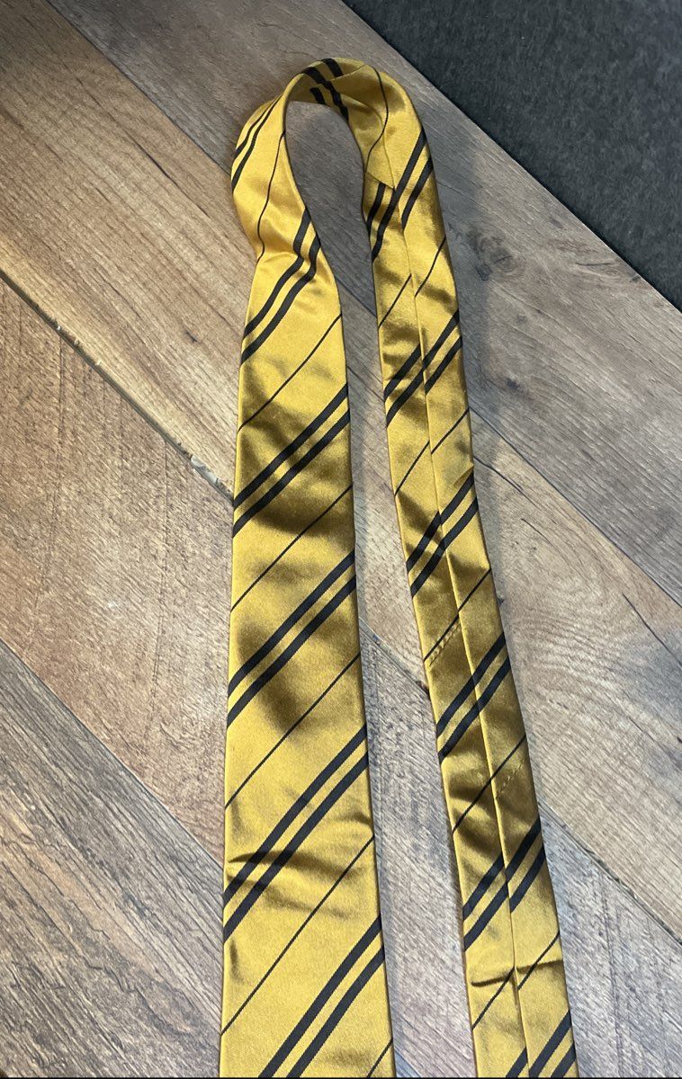 Universal Studios Harry Potter Hufflepuff Yellow Black Striped Silk Tie 56" NWT