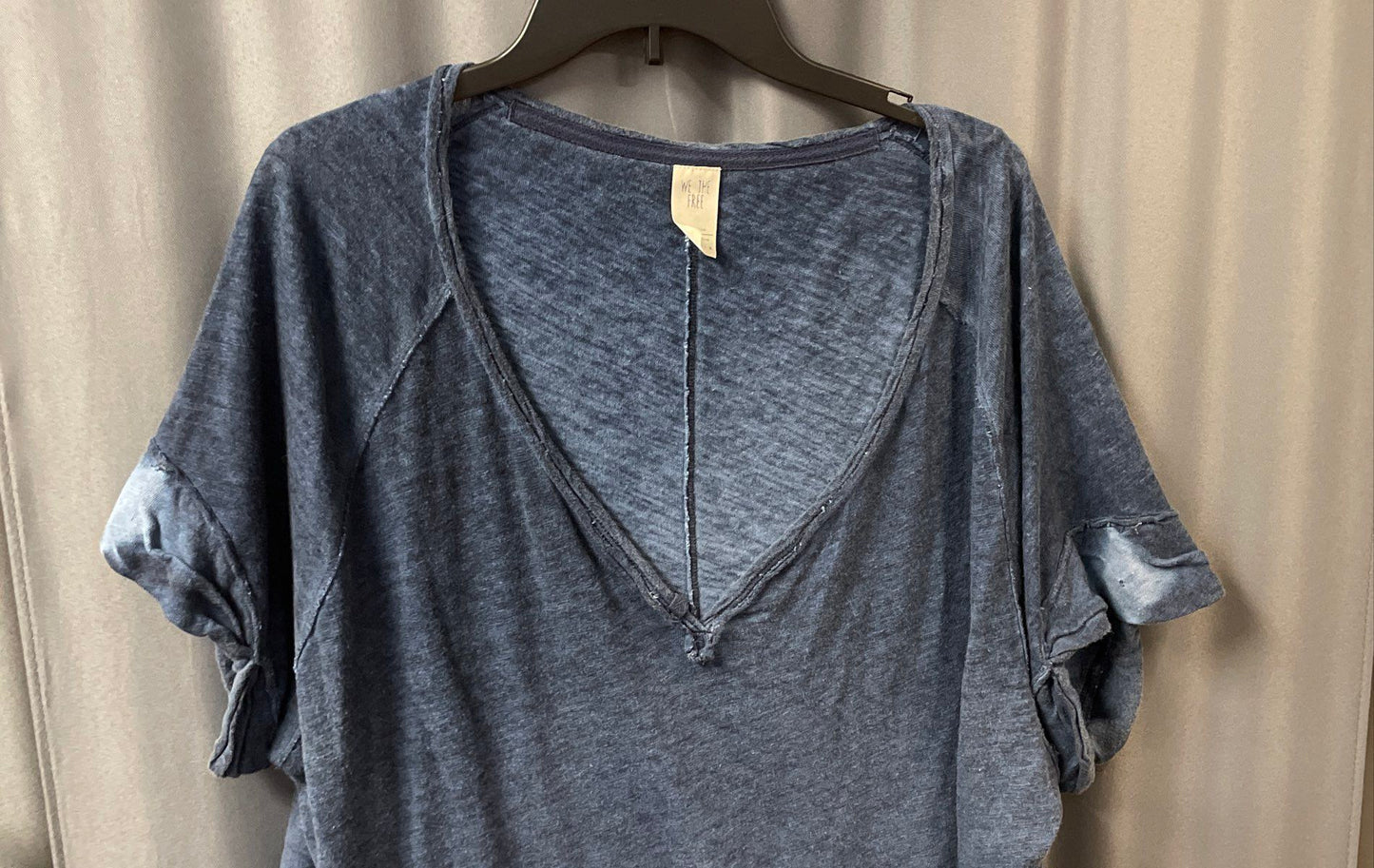 We The Free Women's Blue Linen Blend V-Neck Side Slit High-Low Top Sz XS