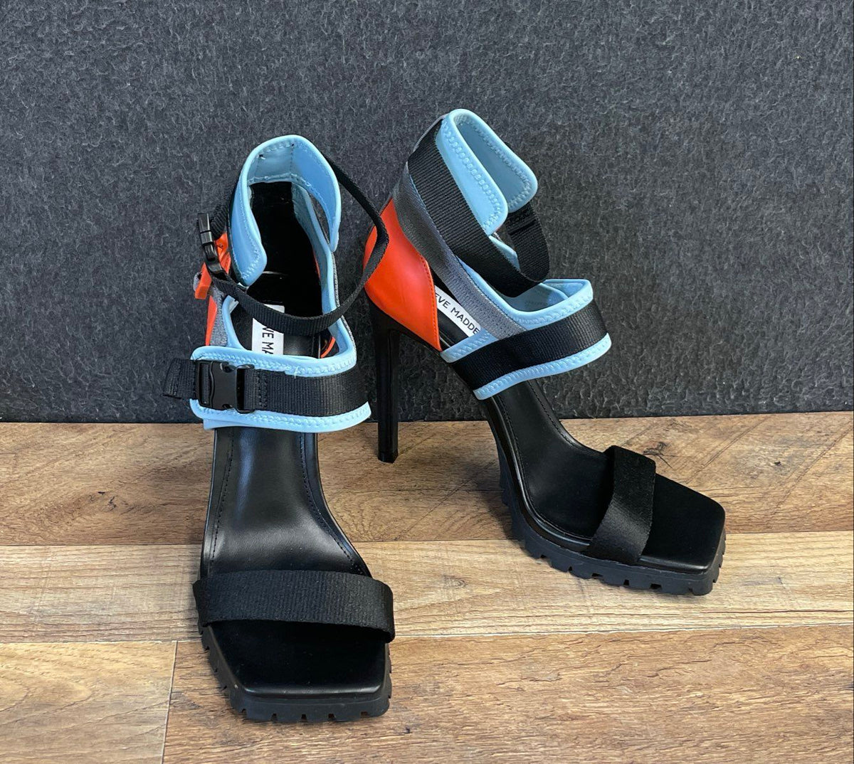 Steve Madden Viable Multi Utility Buckle Stiletto Lug Sole Sandals Size 9