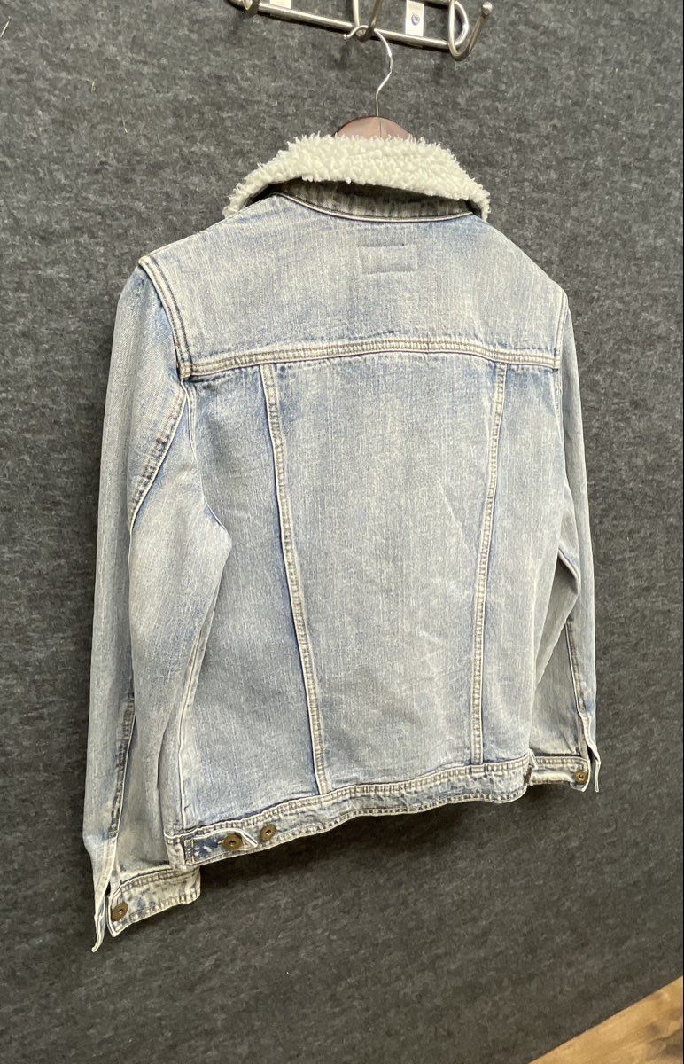 Articles of Society Women's Light Wash Sherpa Lined Denim Trucker Jacket Size L