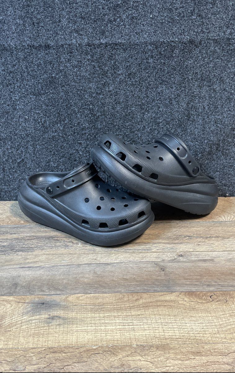 Crocs Classic Crush Clog Black Platform Clog Shoes Men's Size 8 Women's Size 10