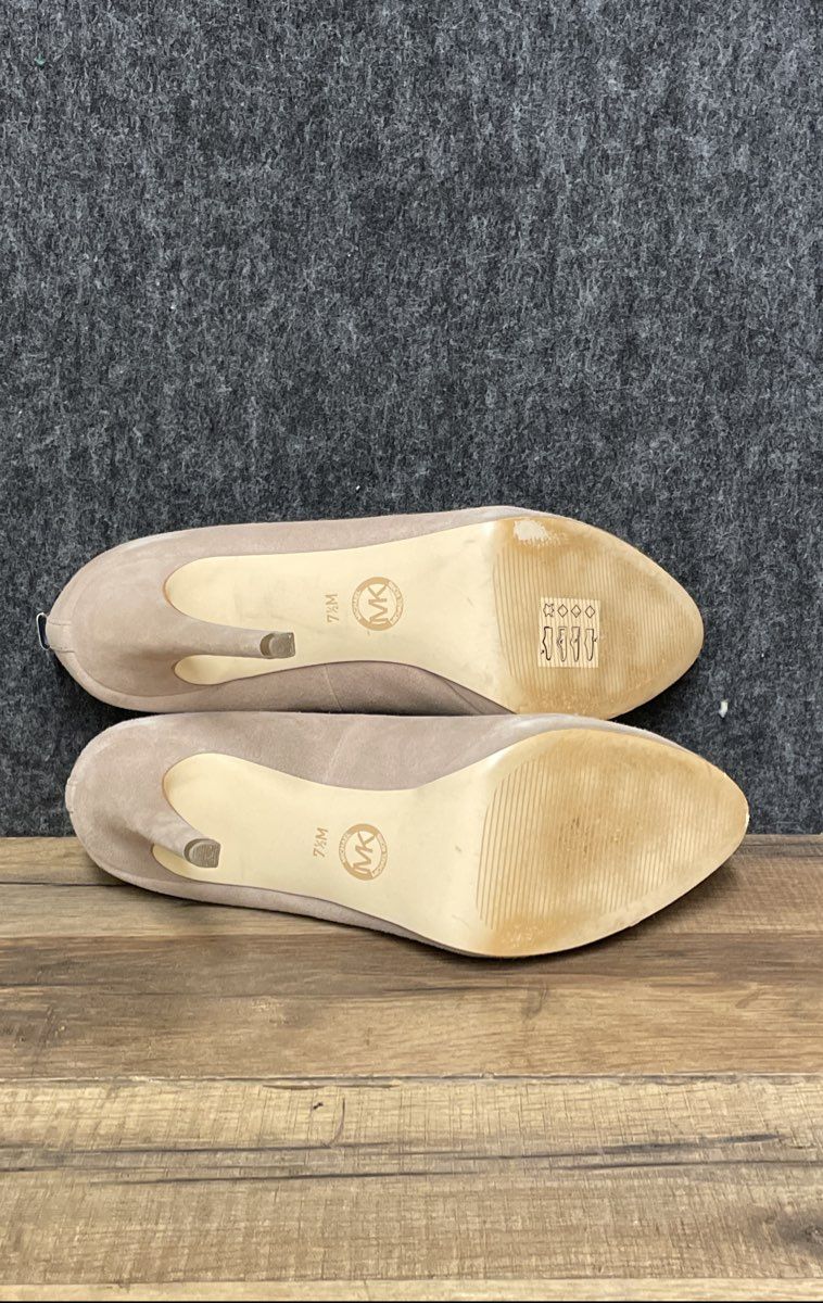 Michael Kors Antoinette Beige Suede Platform Stiletto Pumps Size 7.5
