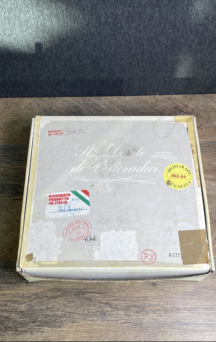 Di Volteradici Madonna Modesta 1982 Collector Plate Bradex 38-V90-2.5 IOB