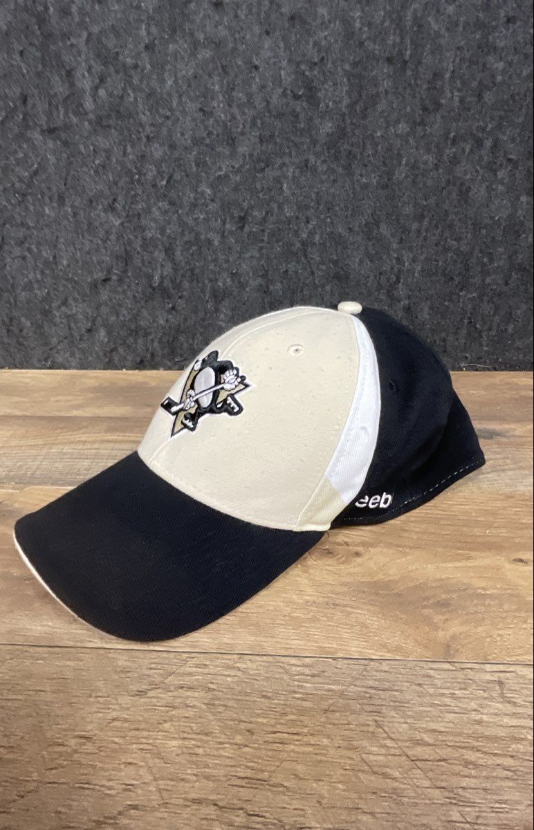 Reebok Men's Pittsburgh Penguins NHL Hat Black Cream Face Off Superflex Cap