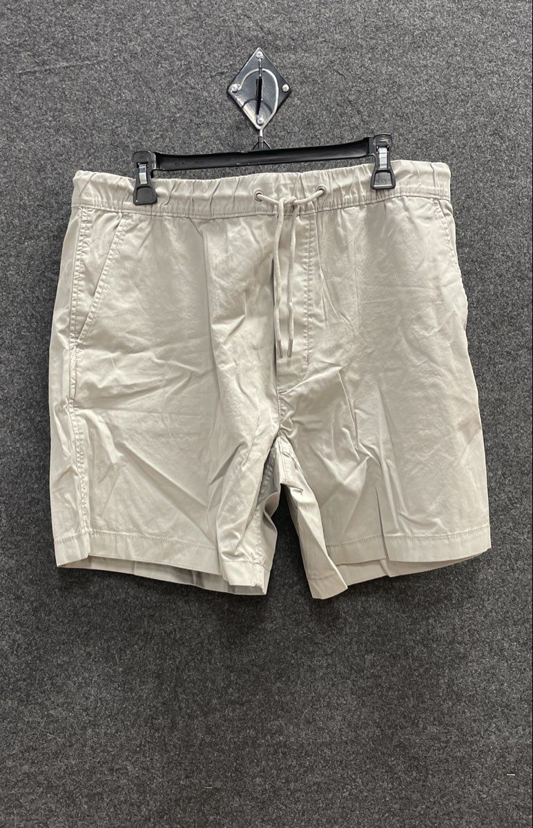 American Eagle Men's 7" Lived-In Trekker Short Flex Khaki NWT Size L