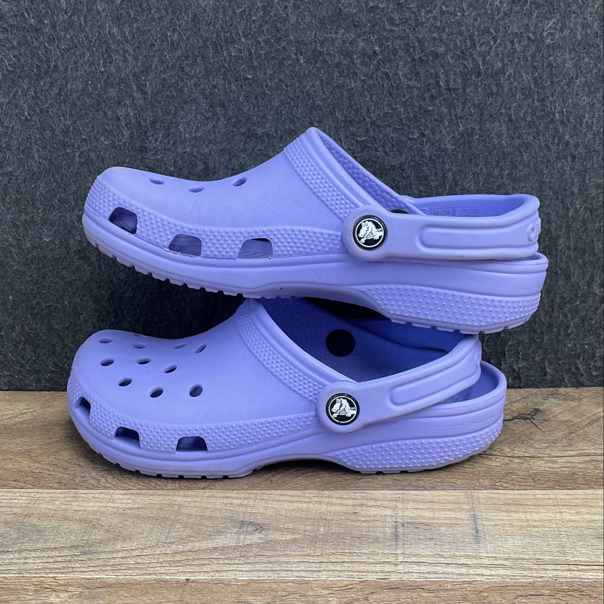 Crocs Classic Clog Lavender Purple Slip On Kids Juniors Clogs Size J4
