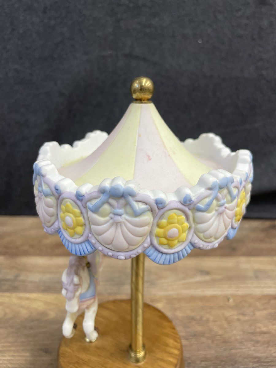 Vintage Carousel Horse Music Box Edelweiss Pastel Ceramic Figurine Wood Base