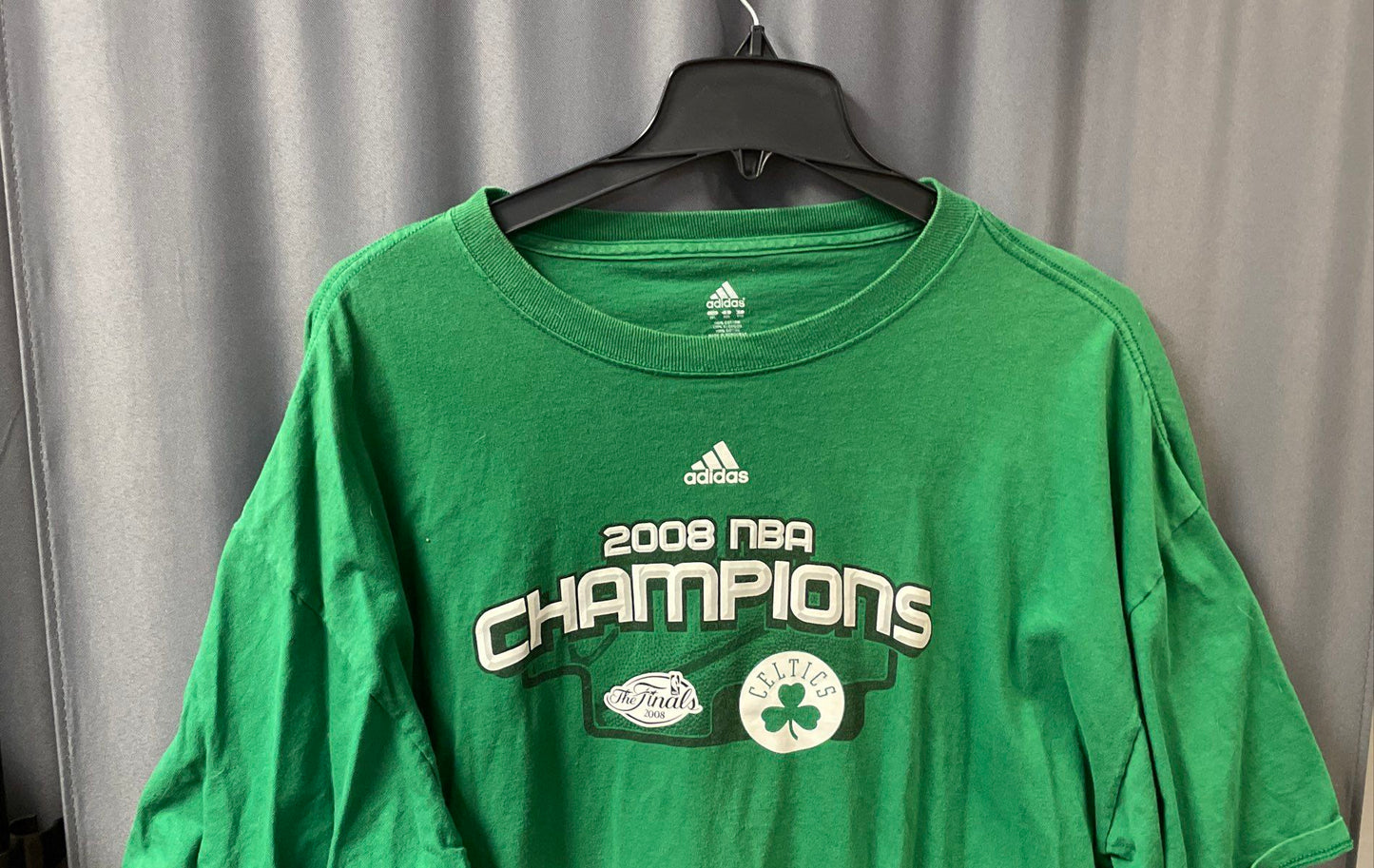 Adidas 2008 Boston Celtics NBA Champions T-Shirt Roster Back Graphic Sz 2XL