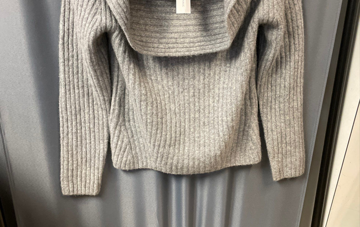 Banana Republic Women's Gray Plume Off-Shoulder Ribbed Wool Sweater Sz L NWT