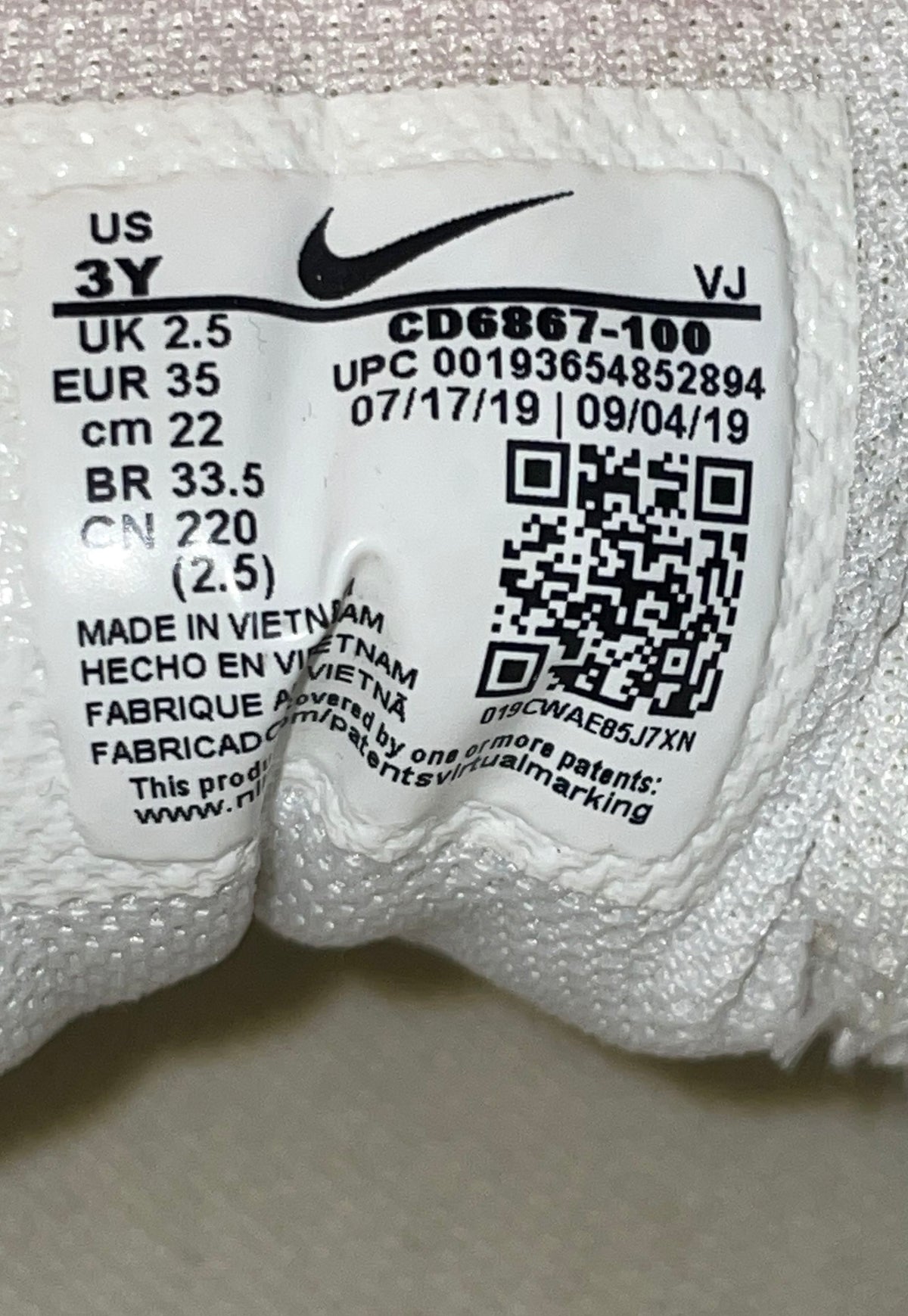 Nike Air Max 90 PS Triple White Low Top Sneakers Size 3Y