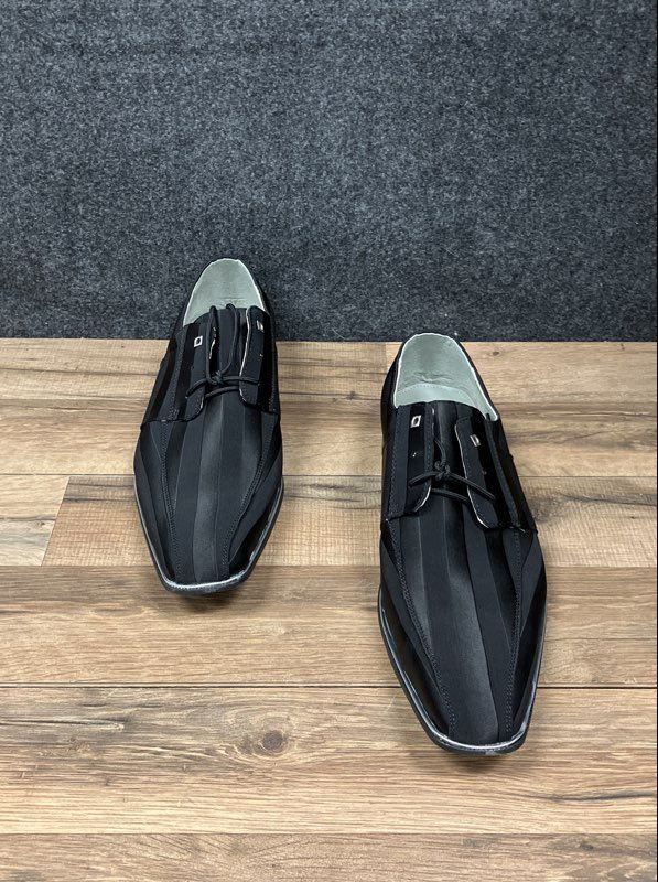 440 Club Skip Black Striped Men's Dress Shoes Size 13M