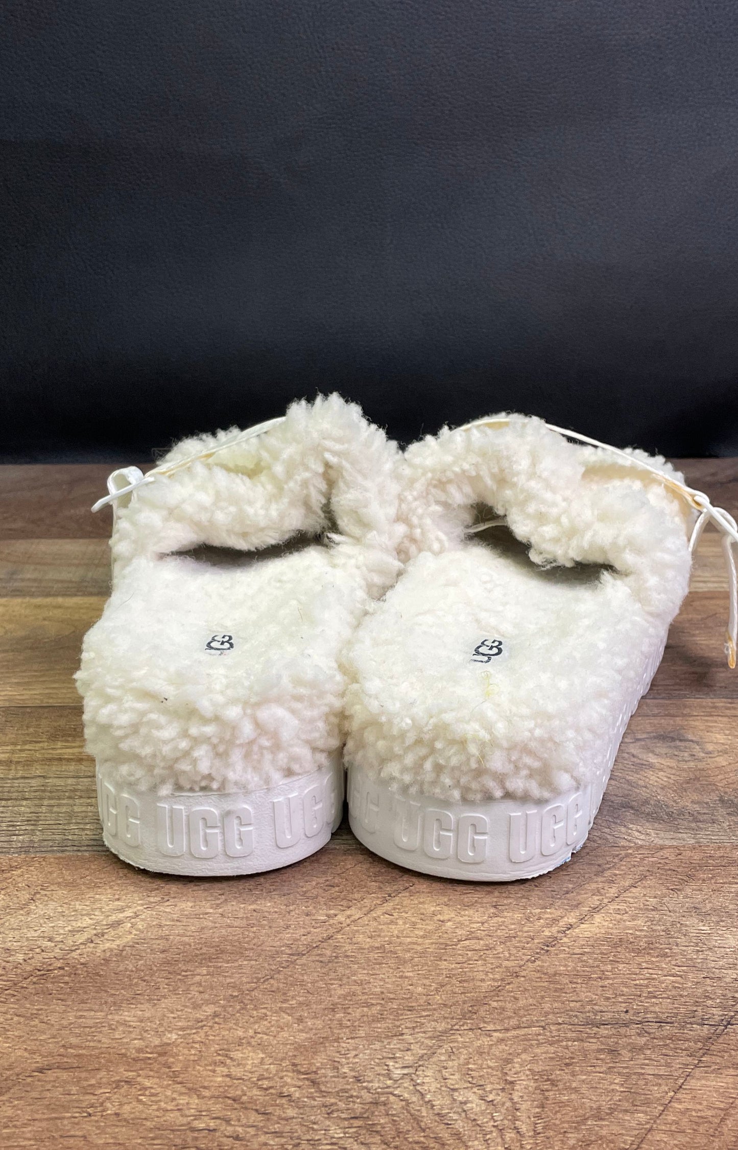 UGG Fluffita White Sheepskin Platform Slide Slippers Women's Size 7