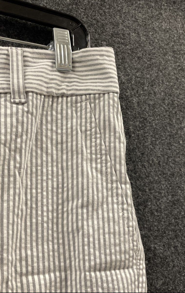 Loft Outlet Women's 6" Shorts Grey White Striped Seersucker NWT Sz 6