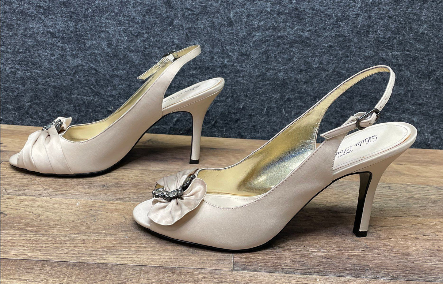 LuLu Townsend Champagne Satin Bejeweled Bow Open Toe Slingback Heels Size 9.5