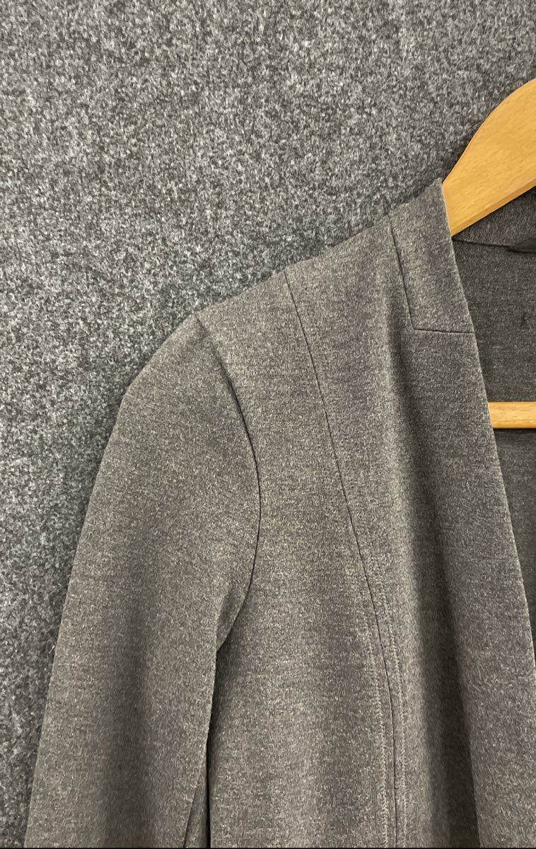 Armani Exchange Women's Gray Collarless Single Button Cropped Blazer Jacket Sz M