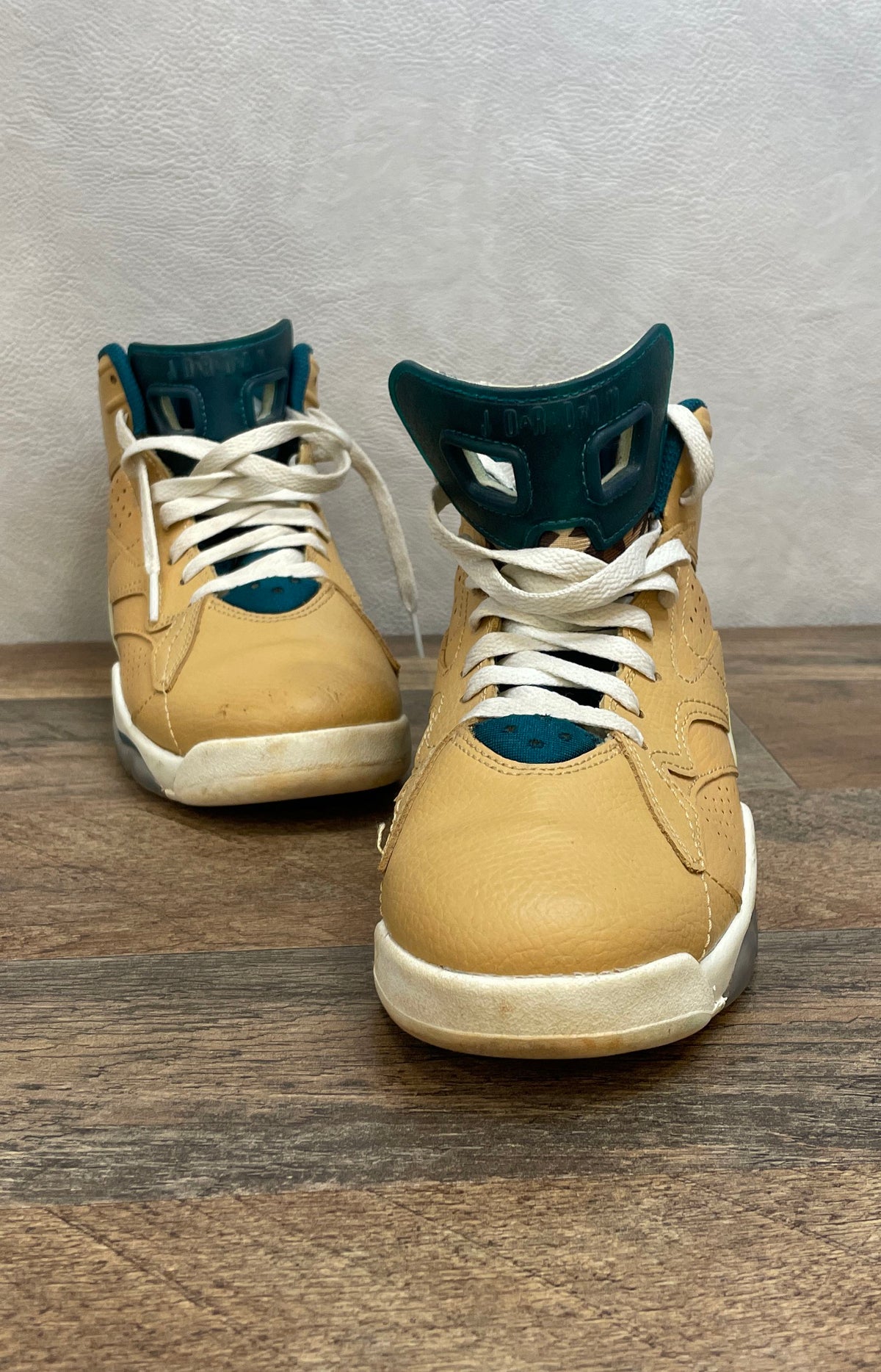 Nike Air Jordan 6 Retro GS Yellow Ochre Teal Tan Sneakers Size 6Y