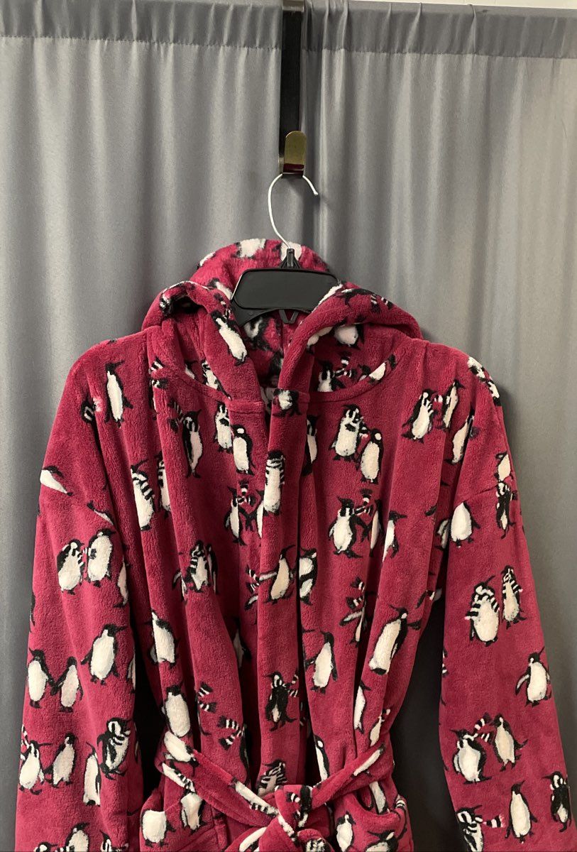 Vera Bradley Burgundy Penguin Print Plush Hooded Robe Sz S/M