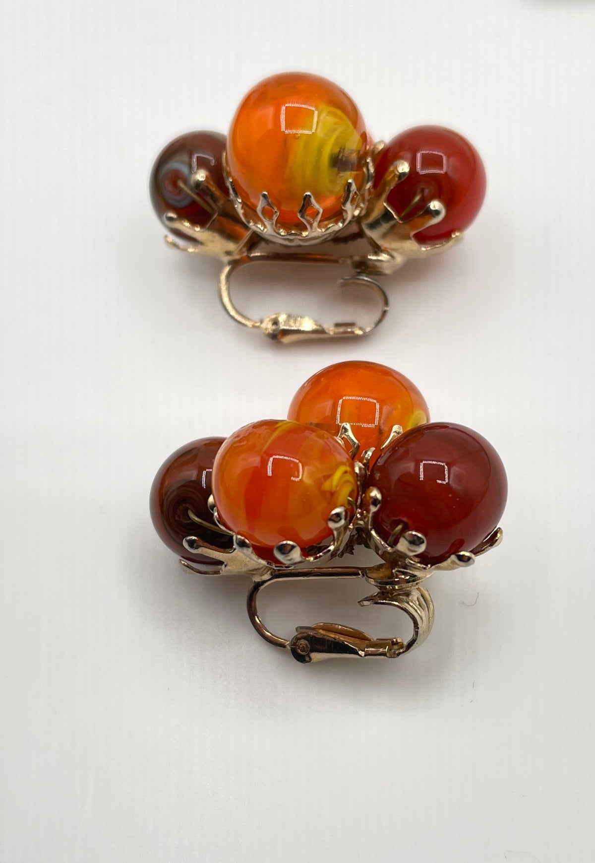 Vintage Vogue Gold Tone Mixed Metal Swirl Glass Bead Clip-On Earrings 22g *NPM*