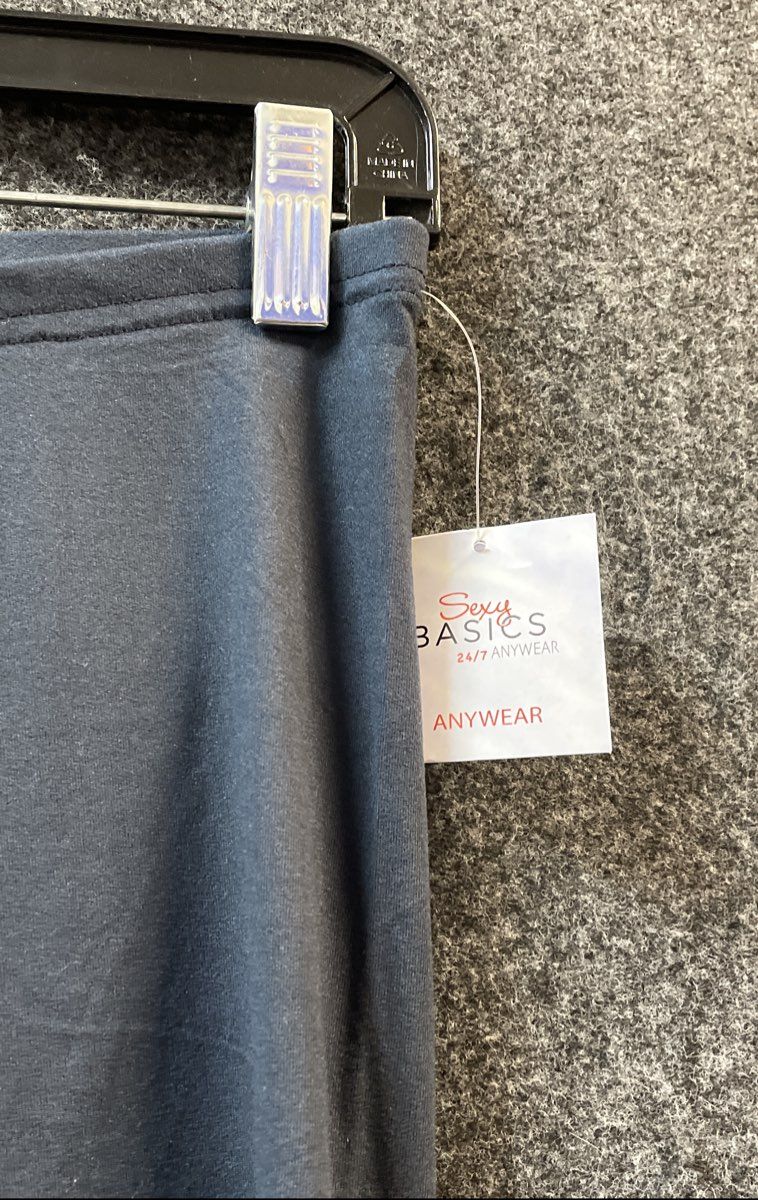 Sexy Basics Women's Anywear Yoga Biker Shorts Charcoal Grey NWT Sz L