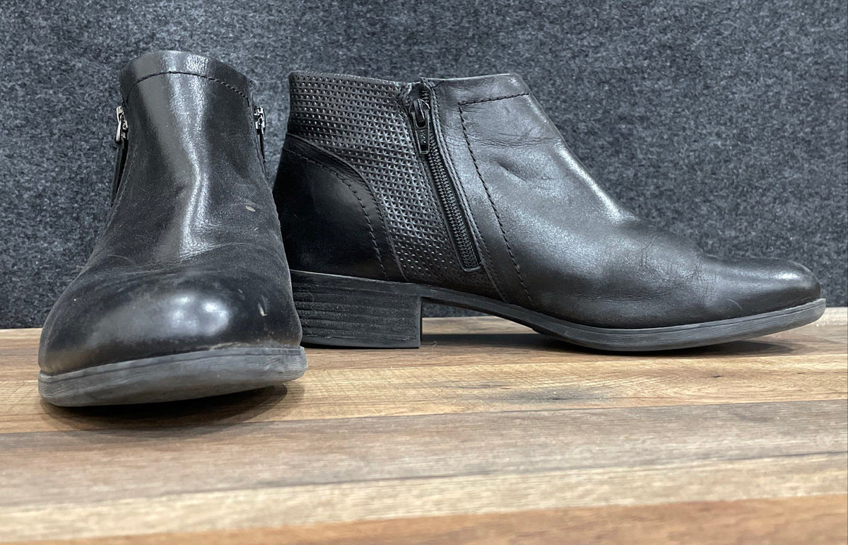 Rockport Black Leather Perforated Heel Side Zip Ankle Boots Size 10