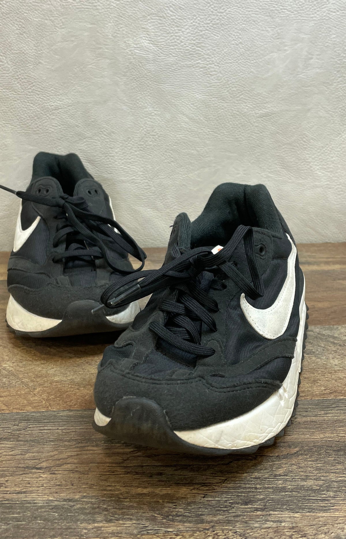 Nike Air Max Dawn Black White Women's Running Shoes Size 8.5