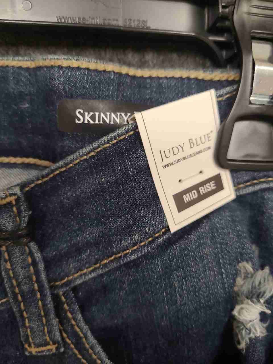 Judy Blue Women's Mid Rise Distressed Skinny Jeans Blue Ripped Sz 5/27 NWT