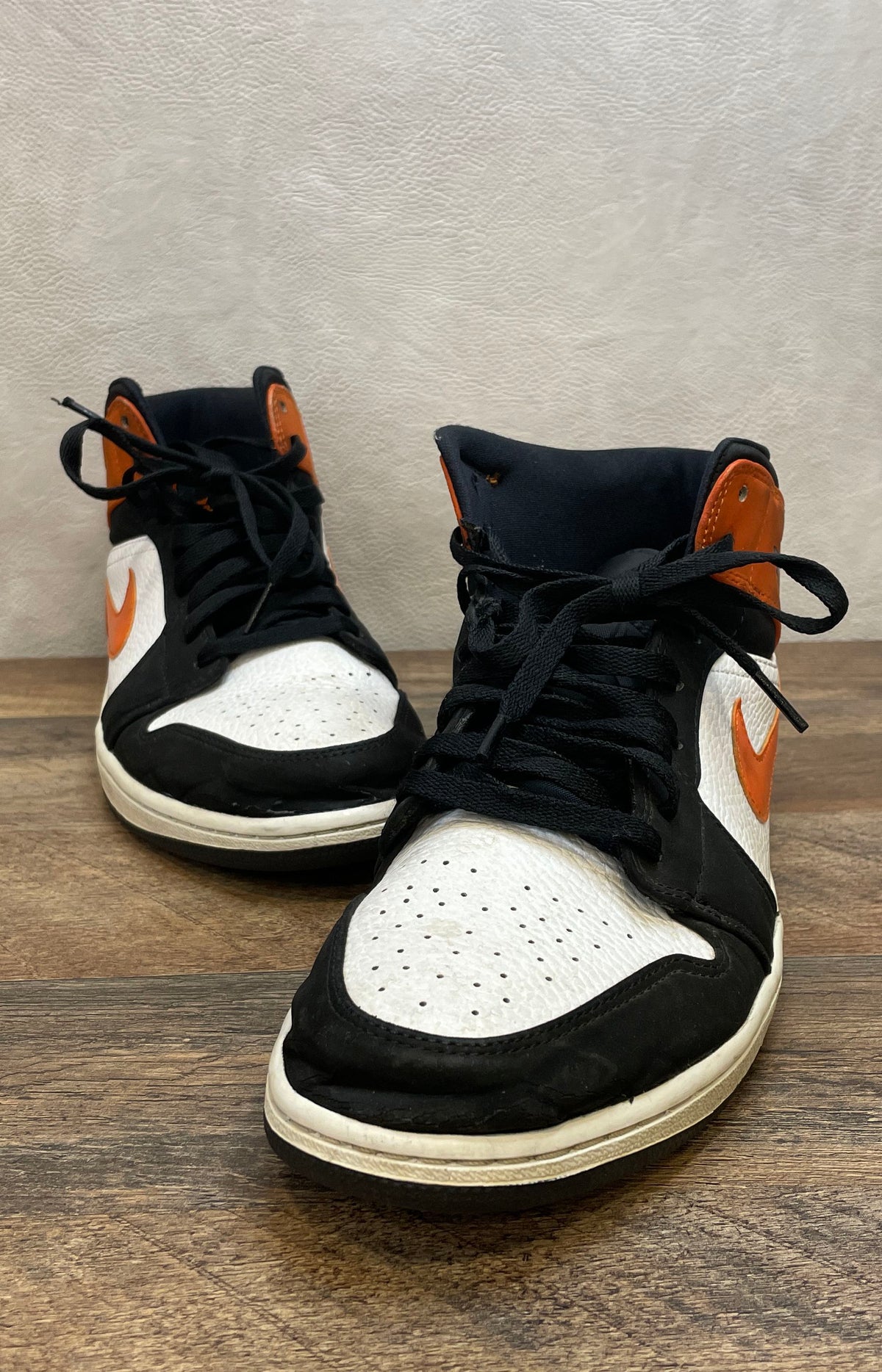 Nike Air Jordan 1 Mid Shattered Backboard Starfish Size 10.5