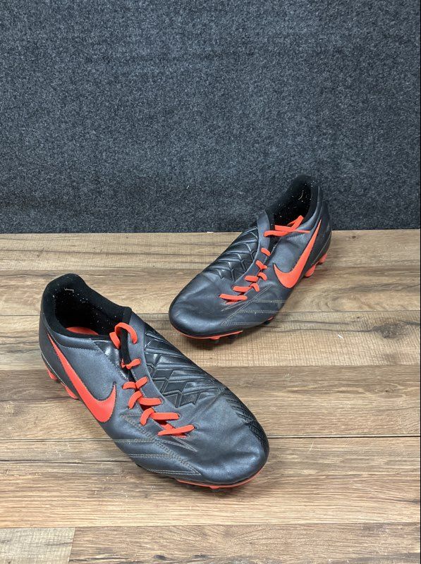 Nike Total90 Laser IV Black Orange Soccer Cleats Size 11.5