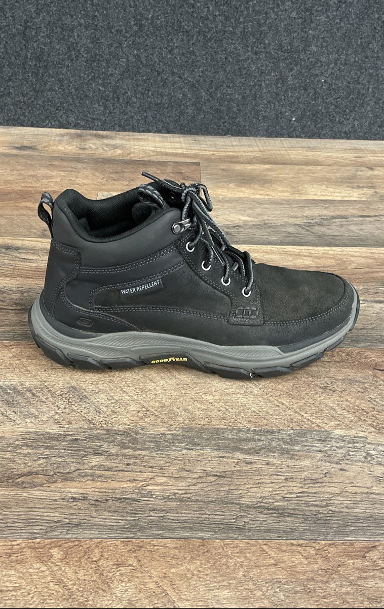 Skechers Relaxed Fit Oak Canyon Verketta Black Water Repellent Boots Size 8.5