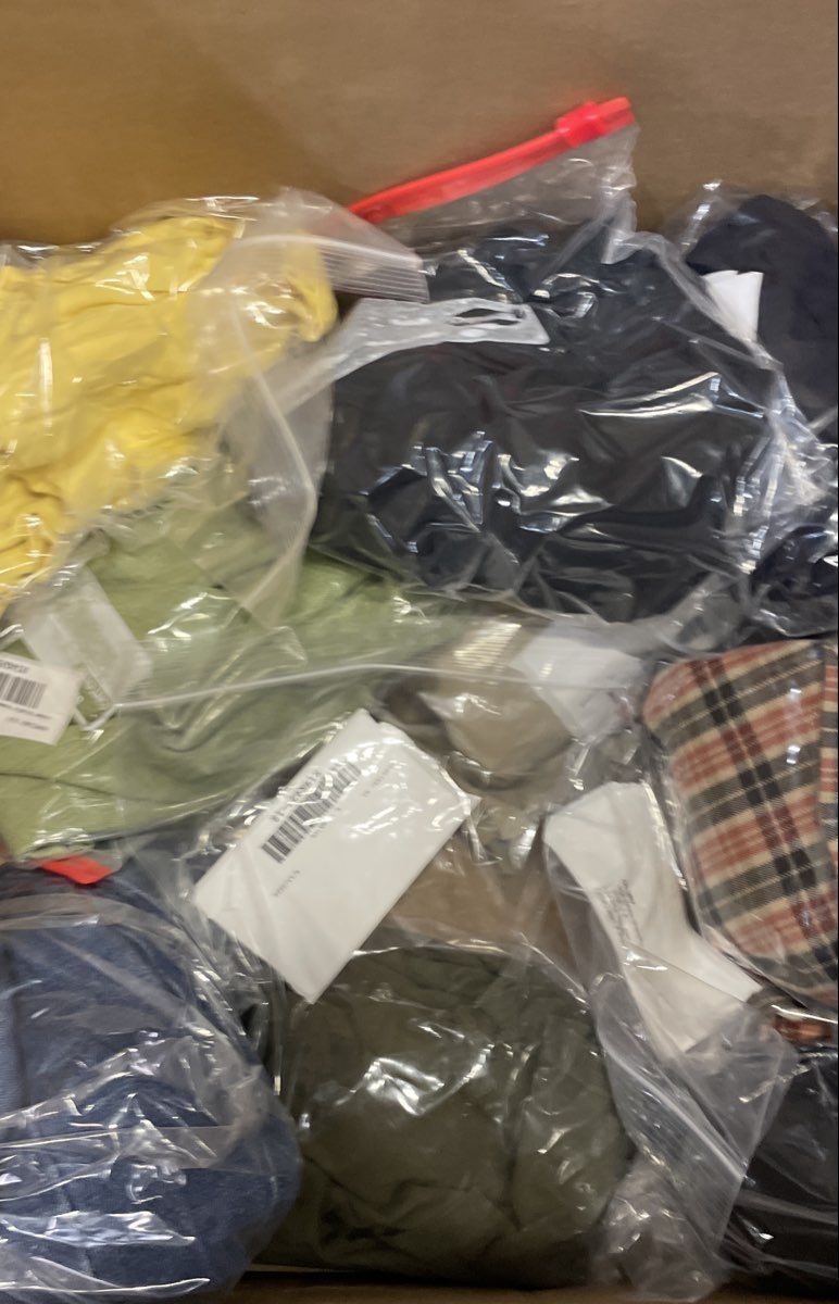 Assorted Brand Reseller Clothing Bulk Lot 20.5lb Columbia DKNY 5.11 Tactical