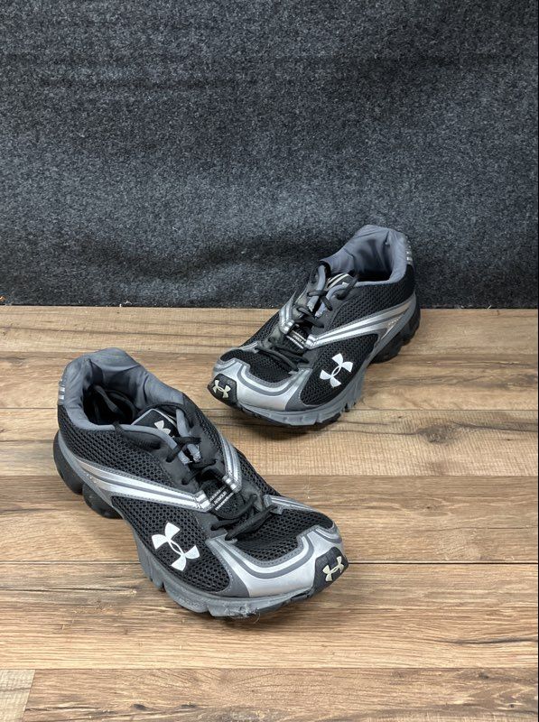 Vintage 2010 Under Armour Apparition Black Silver Running Shoes Size 10.5